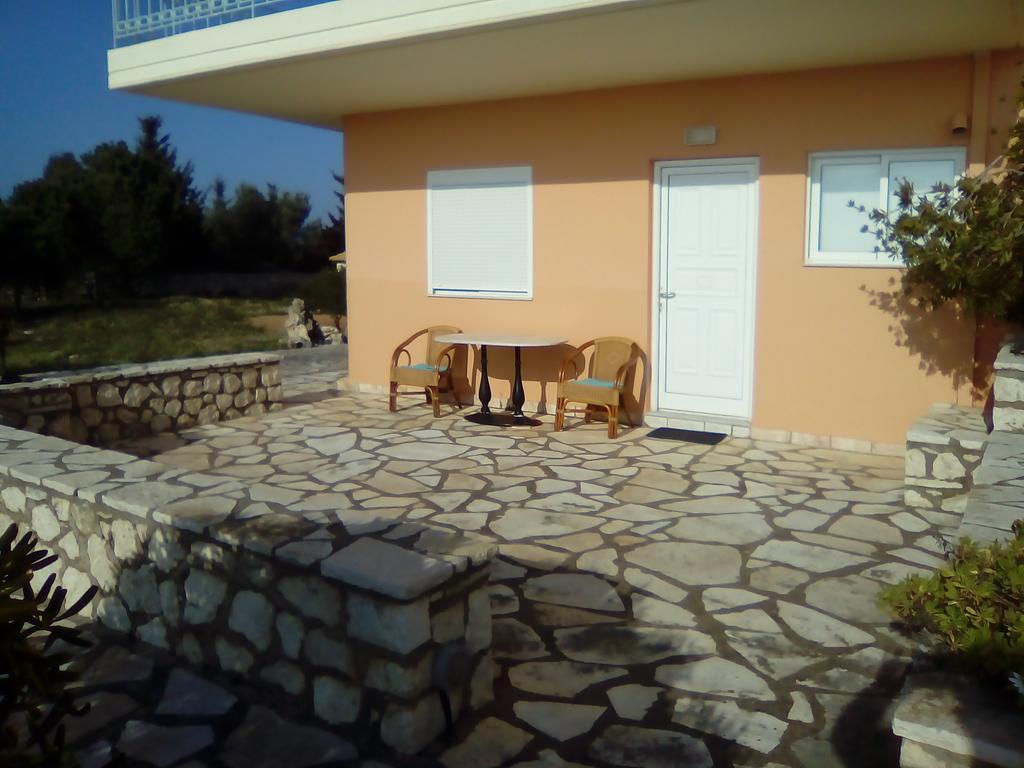 Kalivakia View Apartment Tsoukaladhes Luaran gambar