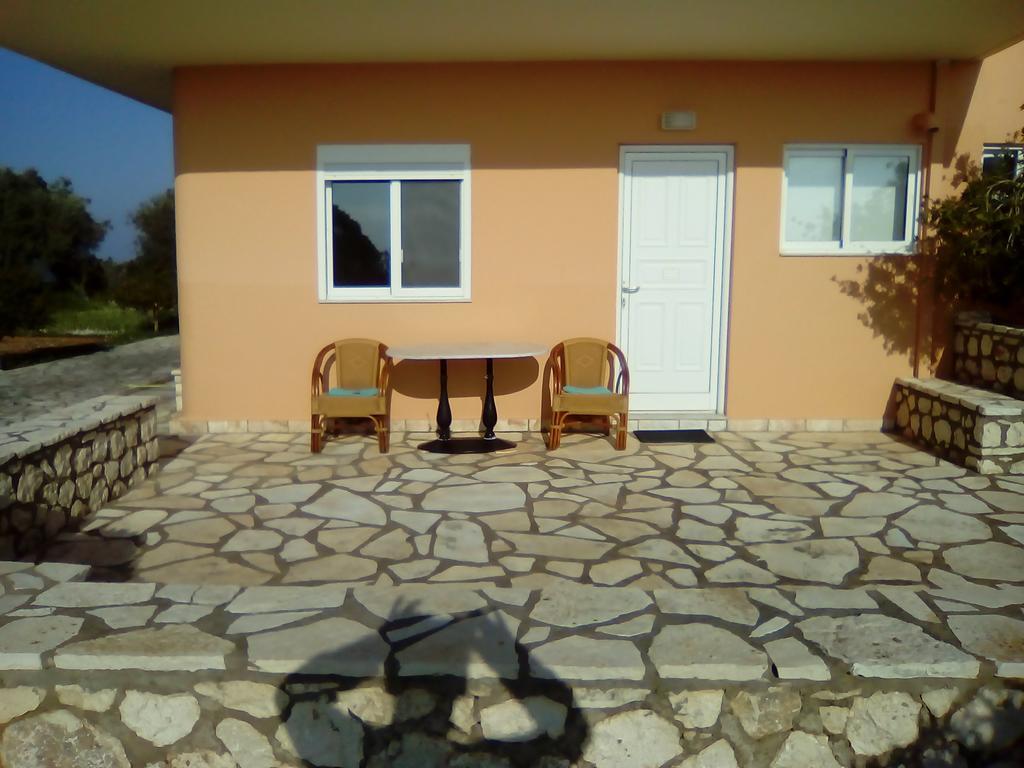 Kalivakia View Apartment Tsoukaladhes Luaran gambar